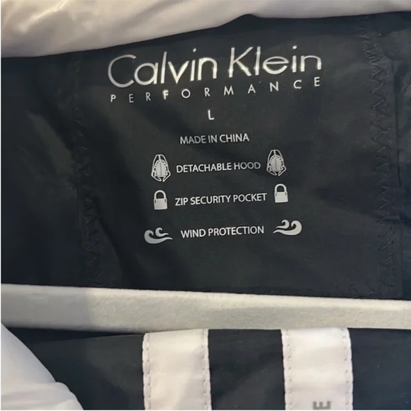 Calvin Klein Black and White Puffer Vest with Faux Fur Trim/Removable Hood - Picture 11 of 11